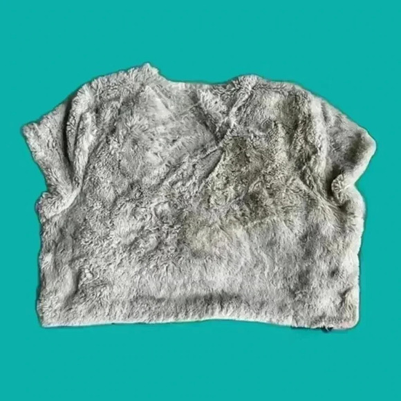 Soulmates <3‎ Faux Fur Crop Vest Light Grey Jr. Size XL - Picture 2 of 8